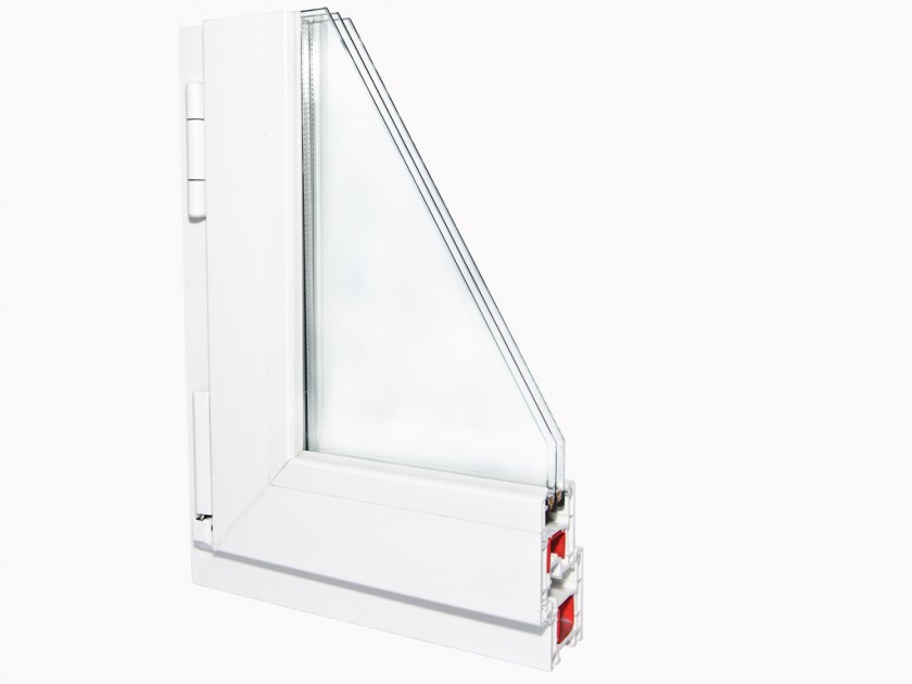 Окно из белого ПВХ-профиля с уплотнителем шлегель белого цвета